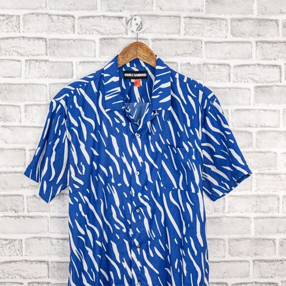 Double Rainbouu  Short Sleeve Button up camp shirt blue print Men's Medium - Picture 4 of 5